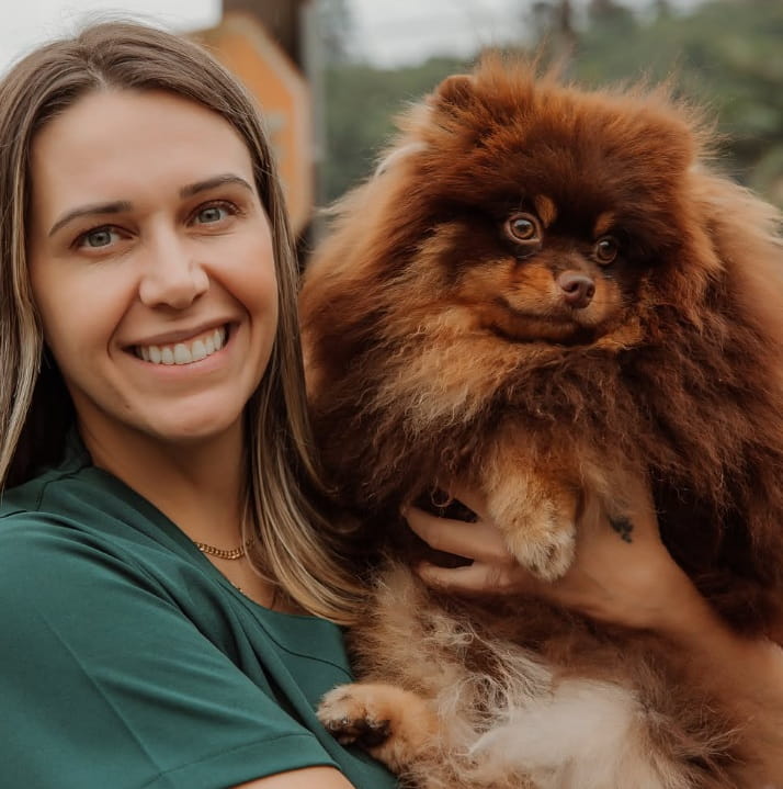 Josiane Gomes — Médica Veterinária e Cirurgiã